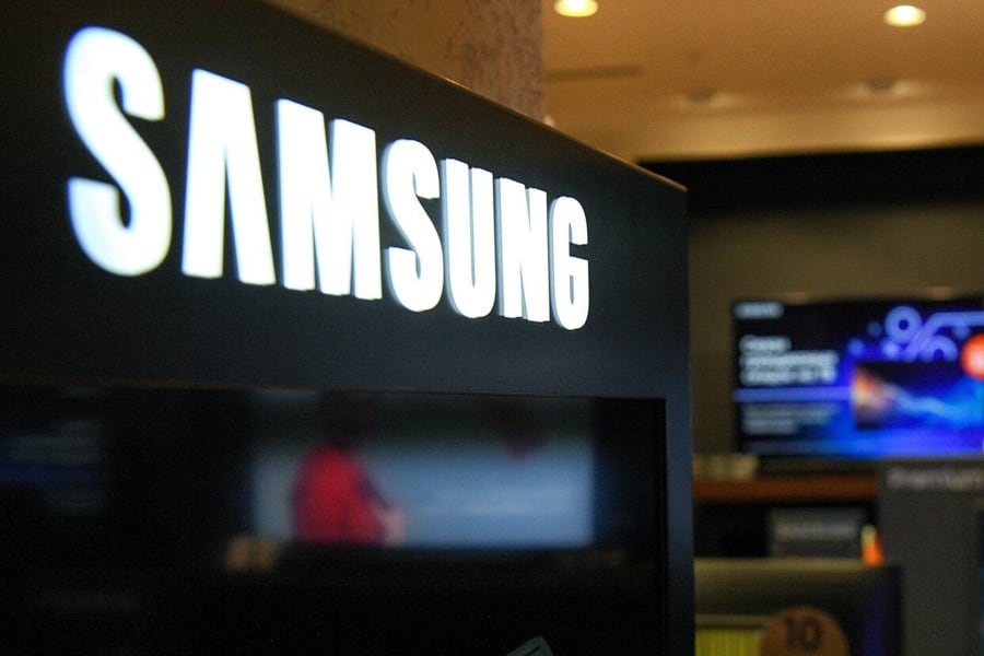 Samsung активно набирает сотрудников в России, хотя поставки устройств пока приостановлены